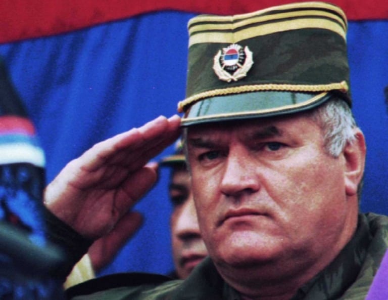 Zločinac Mladić Će, po Nalogu Sudskog Vijeća, Svjedočiti na Sudjenju Zločincu Karadžiću